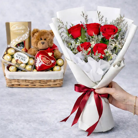 Сет - "Свети Валентин" (Рози, плюшено мече, подаръчна кошница, кутия бонбони)