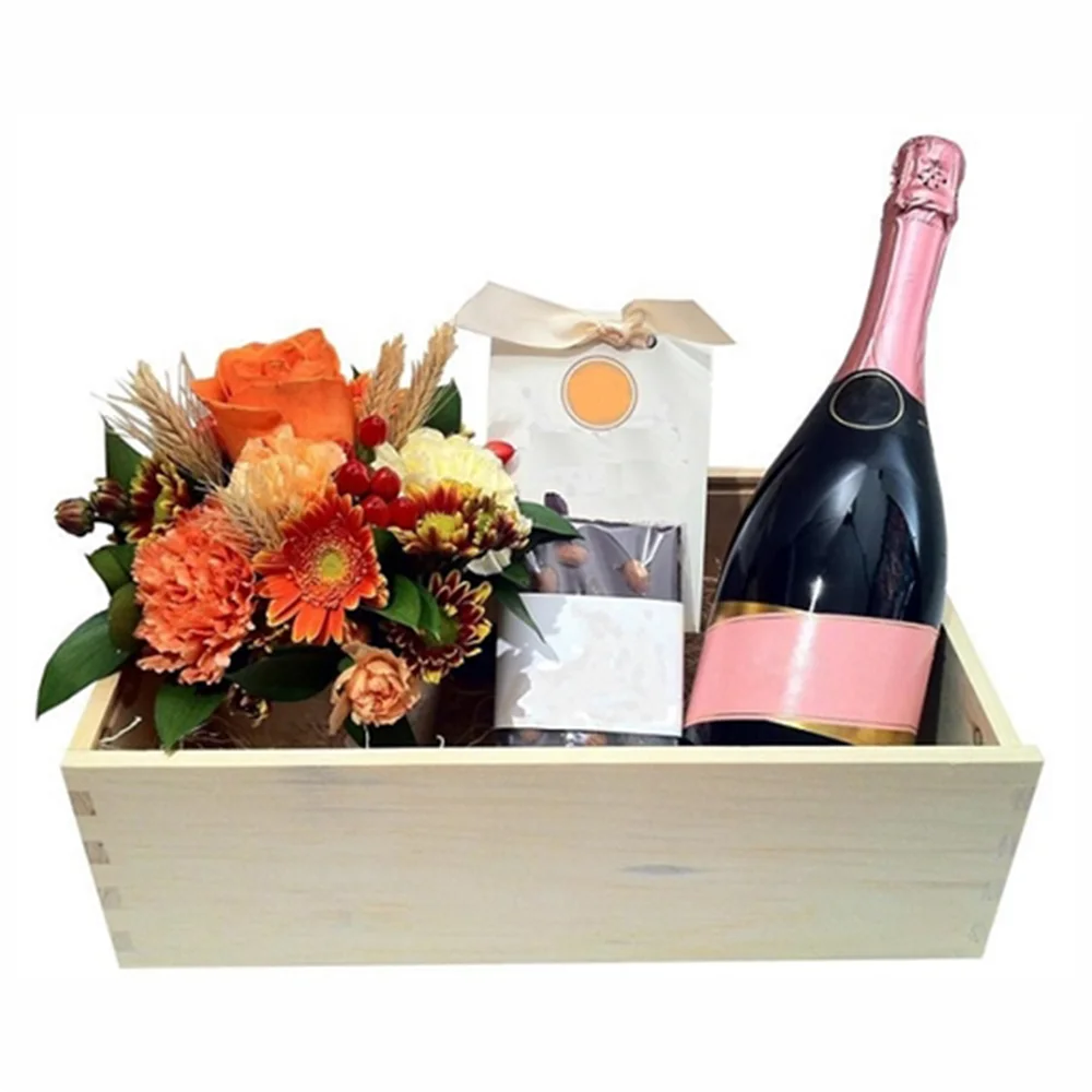 Аранжировка цветя, трюфели и пенливо вино от Подари Цвете, доставки в Радомир и Дупница.